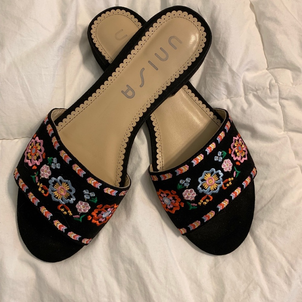 Beautiful like new Unisa sandals
